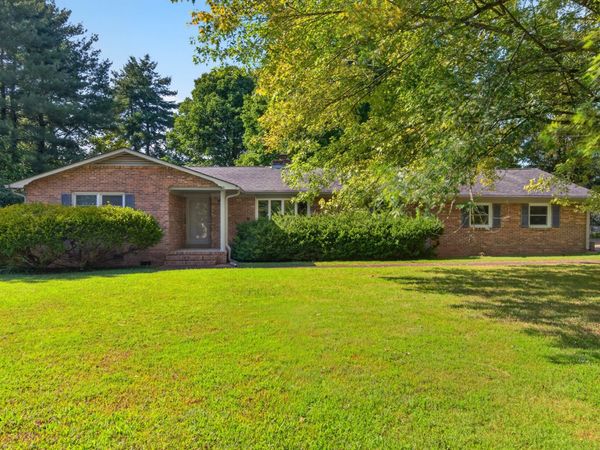 102 Picard Dr , Tullahoma, TN 37388