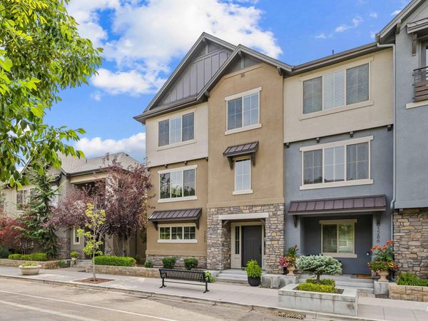 3290 E Thoroughbred Ln, Boise, ID 83716