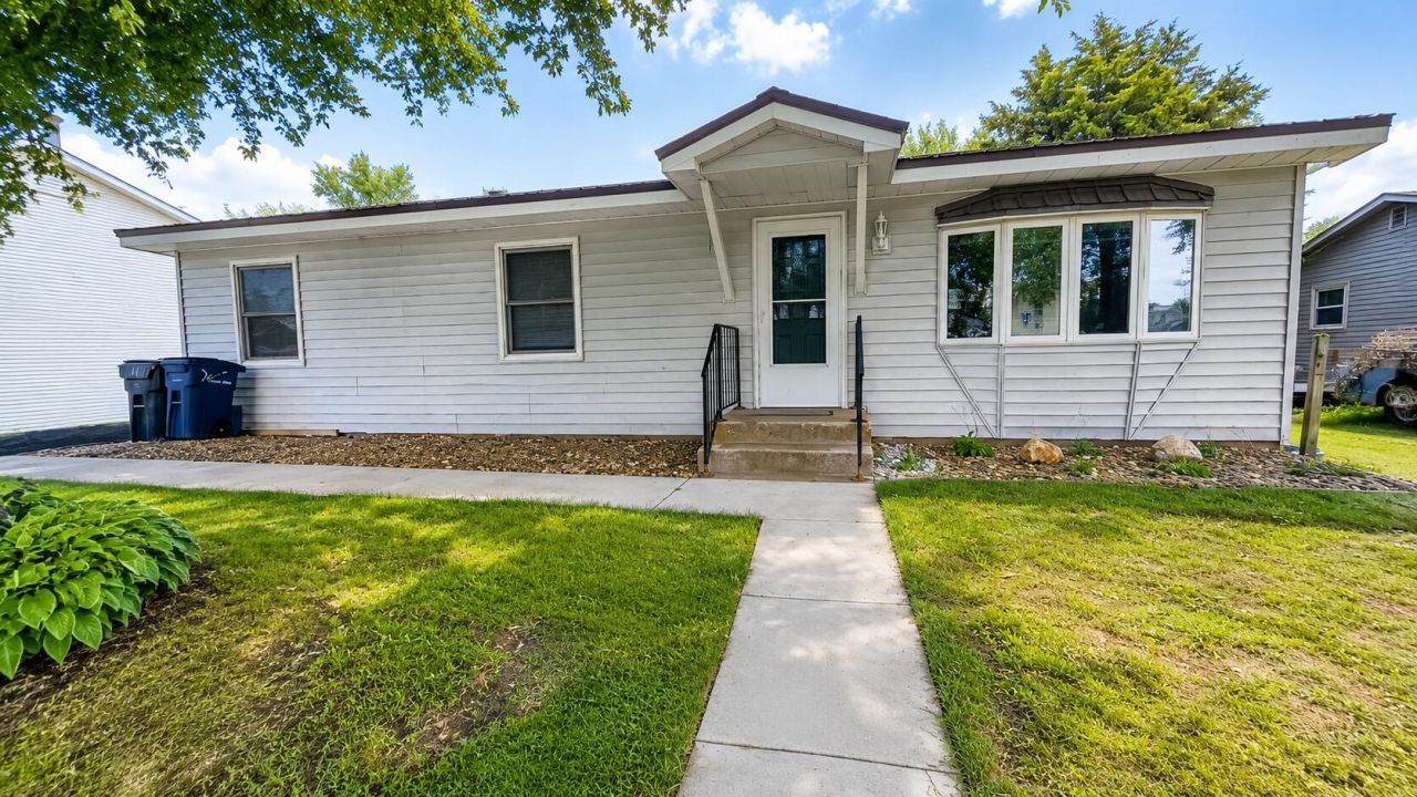 314 Vine St, Wilton, IA 52778 Main Photo