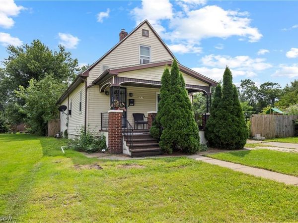 1674 E 32nd Street , Lorain, OH 44055