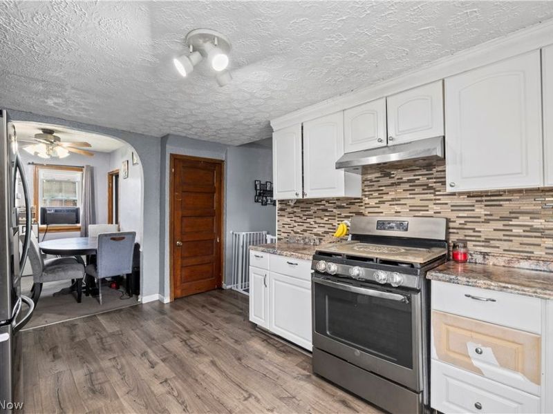 1674 E 32nd Street, Lorain, OH 44055 Photo 11