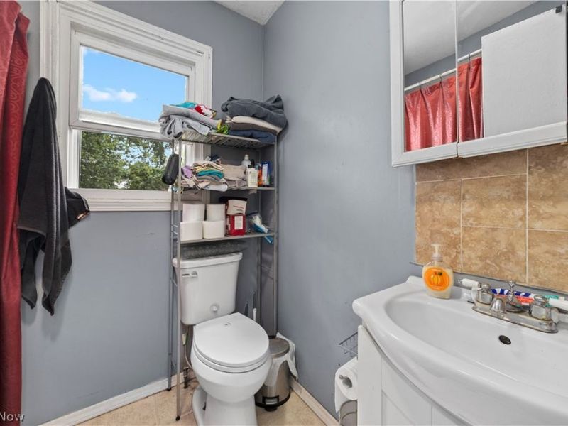 1674 E 32nd Street, Lorain, OH 44055 Photo 16