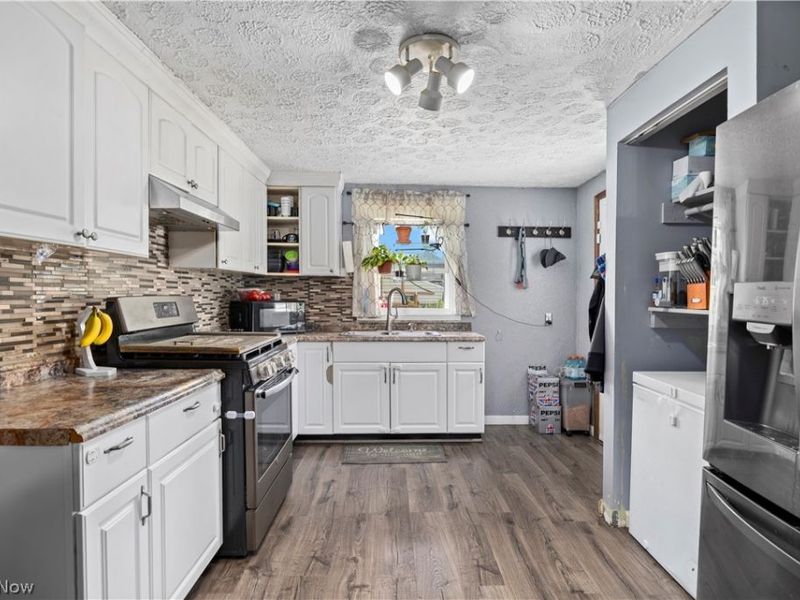 1674 E 32nd Street, Lorain, OH 44055 Photo 8