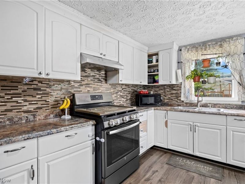 1674 E 32nd Street, Lorain, OH 44055 Photo 9