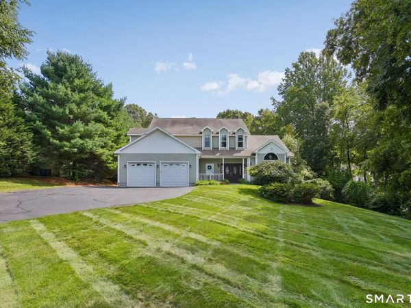 8 White Oak, Waterford, CT 06375