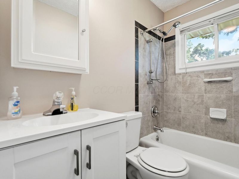 2189 Safford Avenue , Columbus, OH 43223 Photo 18