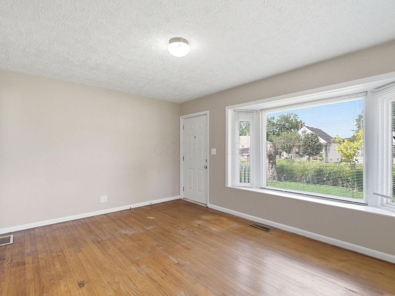2189 Safford Avenue , Columbus, OH 43223 Photo 5