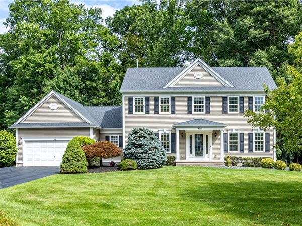 478 Sandystone Circle , Webster, NY 14580