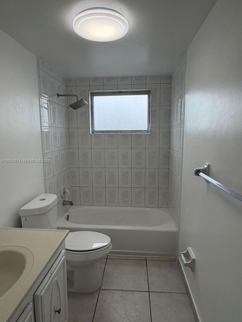 30 NW 87th Ave, Unit C201, Miami, FL 33172 Photo