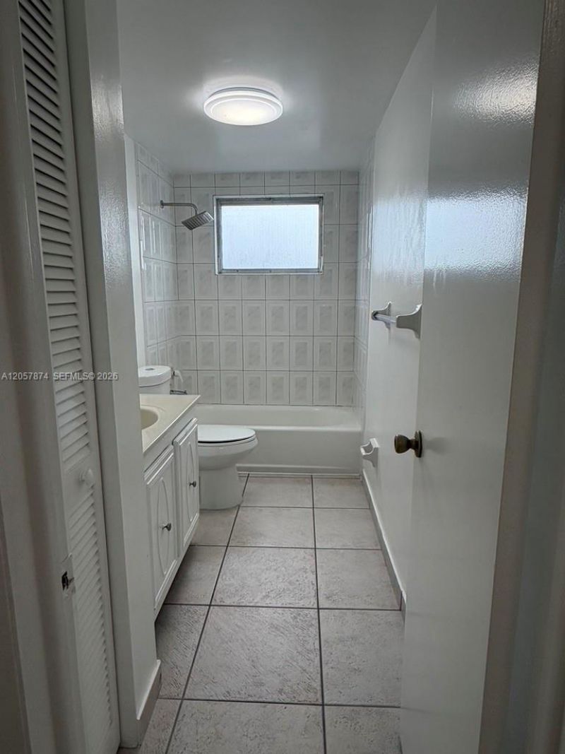 30 NW 87th Ave, Unit C201, Miami, FL 33172 Photo