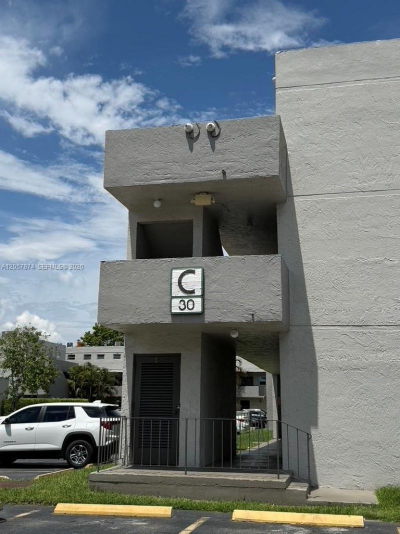 30 NW 87th Ave, Unit C201, Miami, FL 33172 Photo