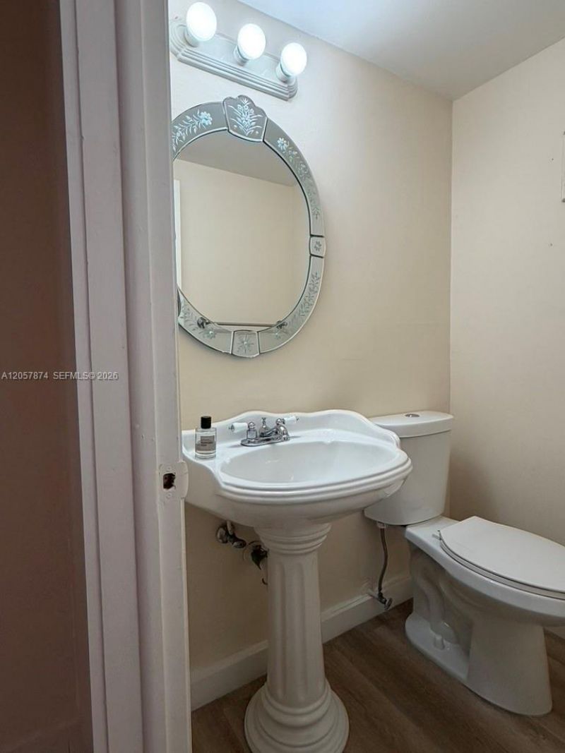 30 NW 87th Ave, Unit C201, Miami, FL 33172 Photo