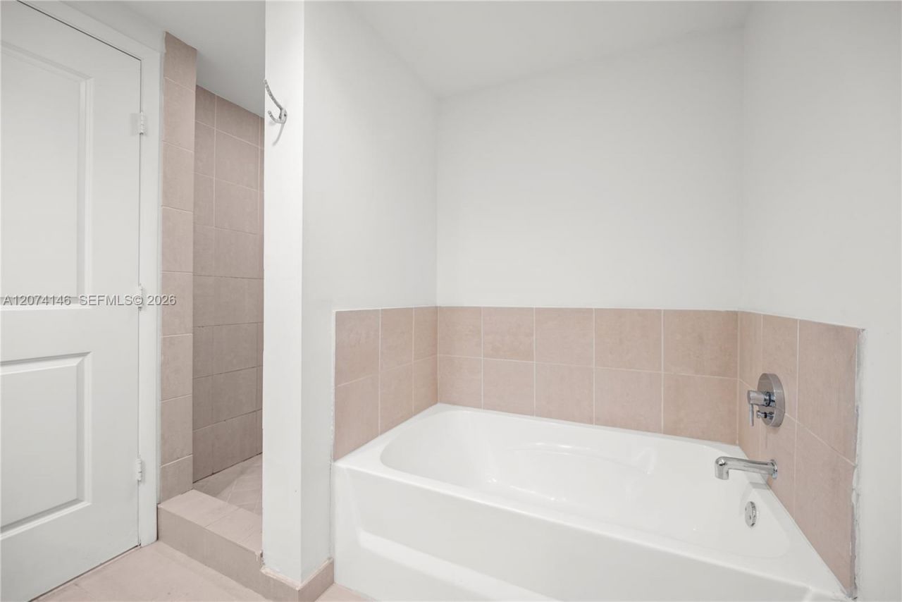 333 NE 24th St , Unit 1401, Miami, FL 33137 Photo