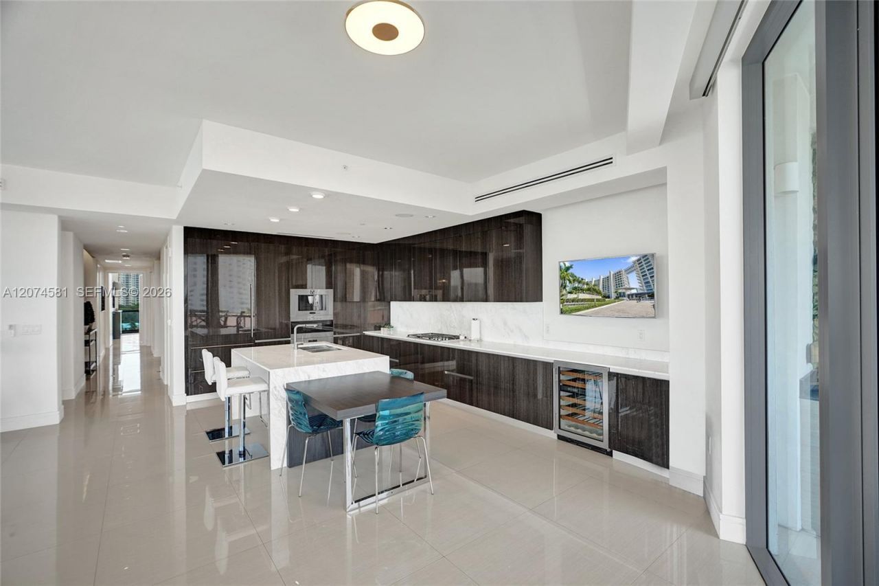 3250 NE 188th St , Unit 501, Aventura, FL 33180 Photo