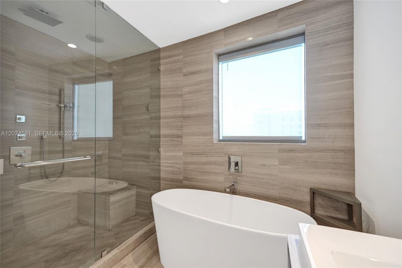 3250 NE 188th St , Unit 501, Aventura, FL 33180 Photo