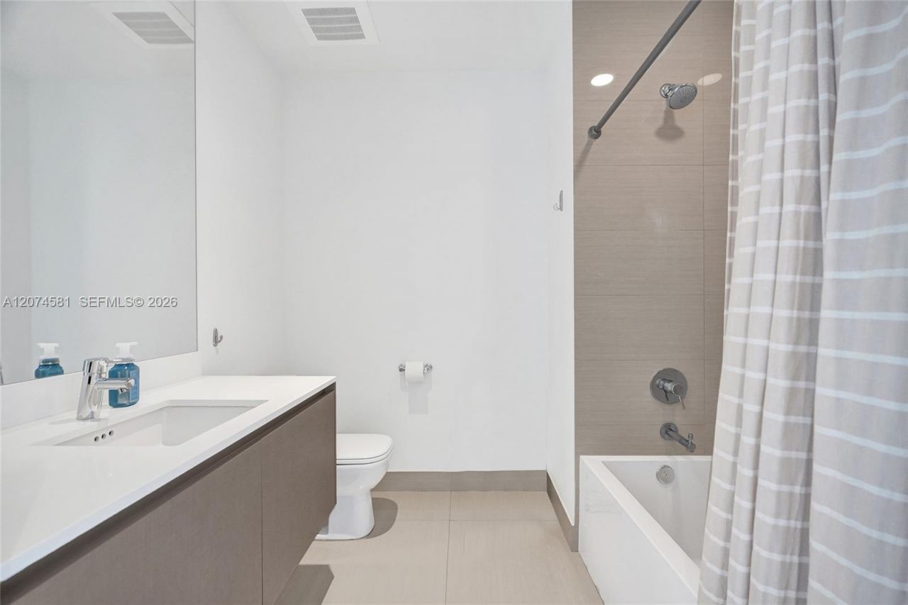 3250 NE 188th St , Unit 501, Aventura, FL 33180 Photo