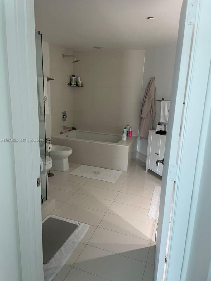 1300 S Miami Ave , Unit 2501, Miami, FL 33130 Photo