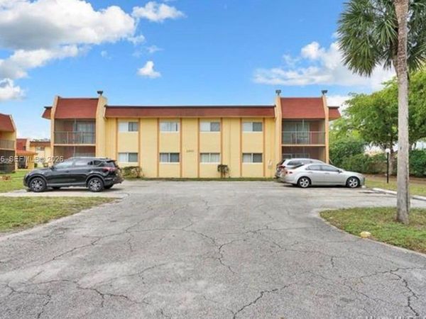 2960 NW 55th Ave , Unit 2D, Lauderhill, FL 33313