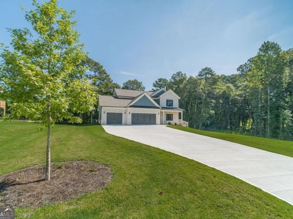 2736 Thomas View Court, Loganville, GA 30052