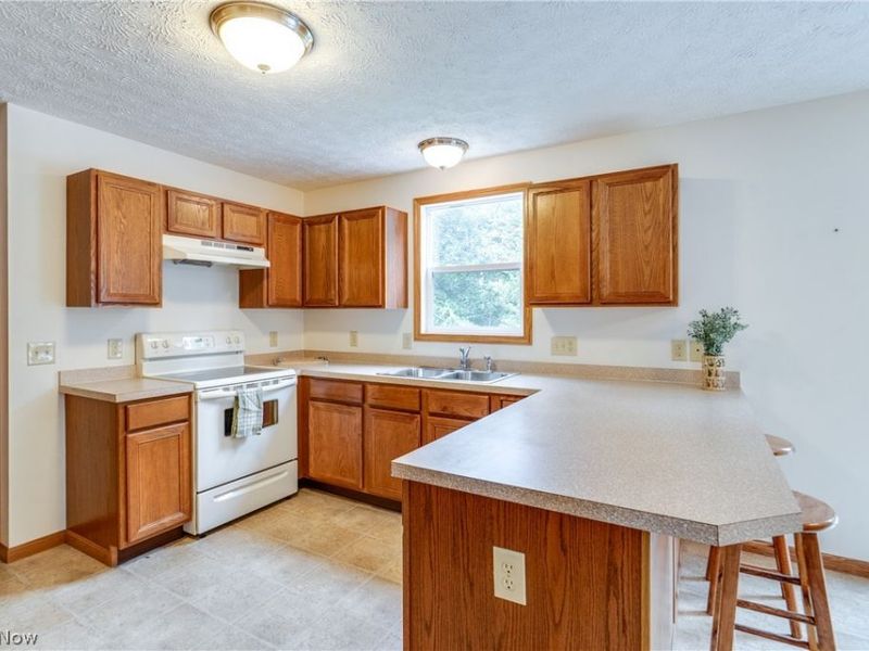 3061 Dover Drive, Akron, OH 44312 Photo 6