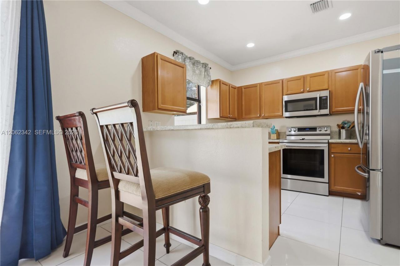 9033 W 33rd Avenue , Hialeah, FL 33018 Photo