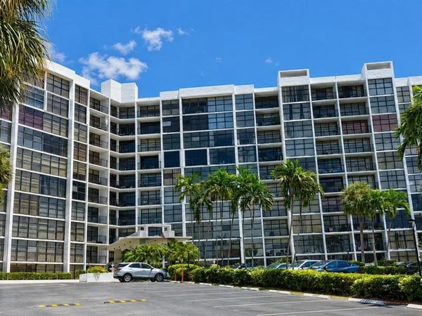 600 Parkview Dr , Unit 224, Hallandale Beach, FL 33009
