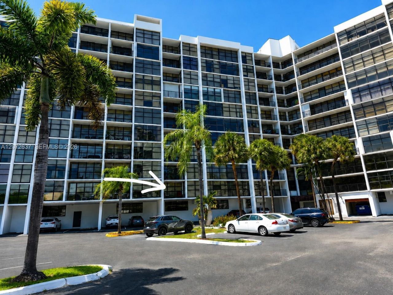 600 Parkview Dr , Unit 224, Hallandale Beach, FL 33009 Photo