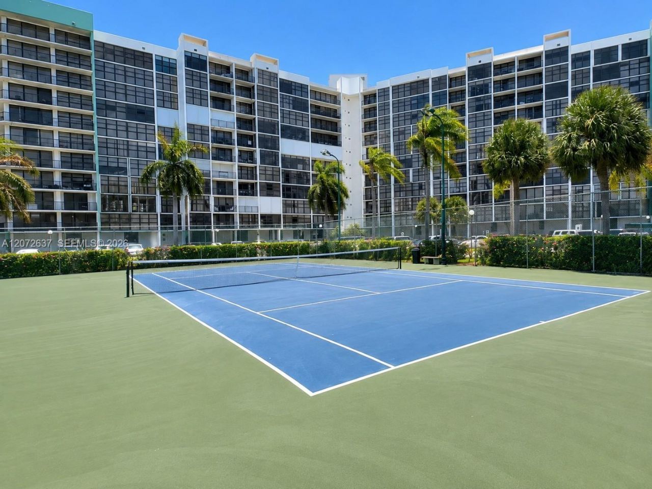 600 Parkview Dr , Unit 224, Hallandale Beach, FL 33009 Photo