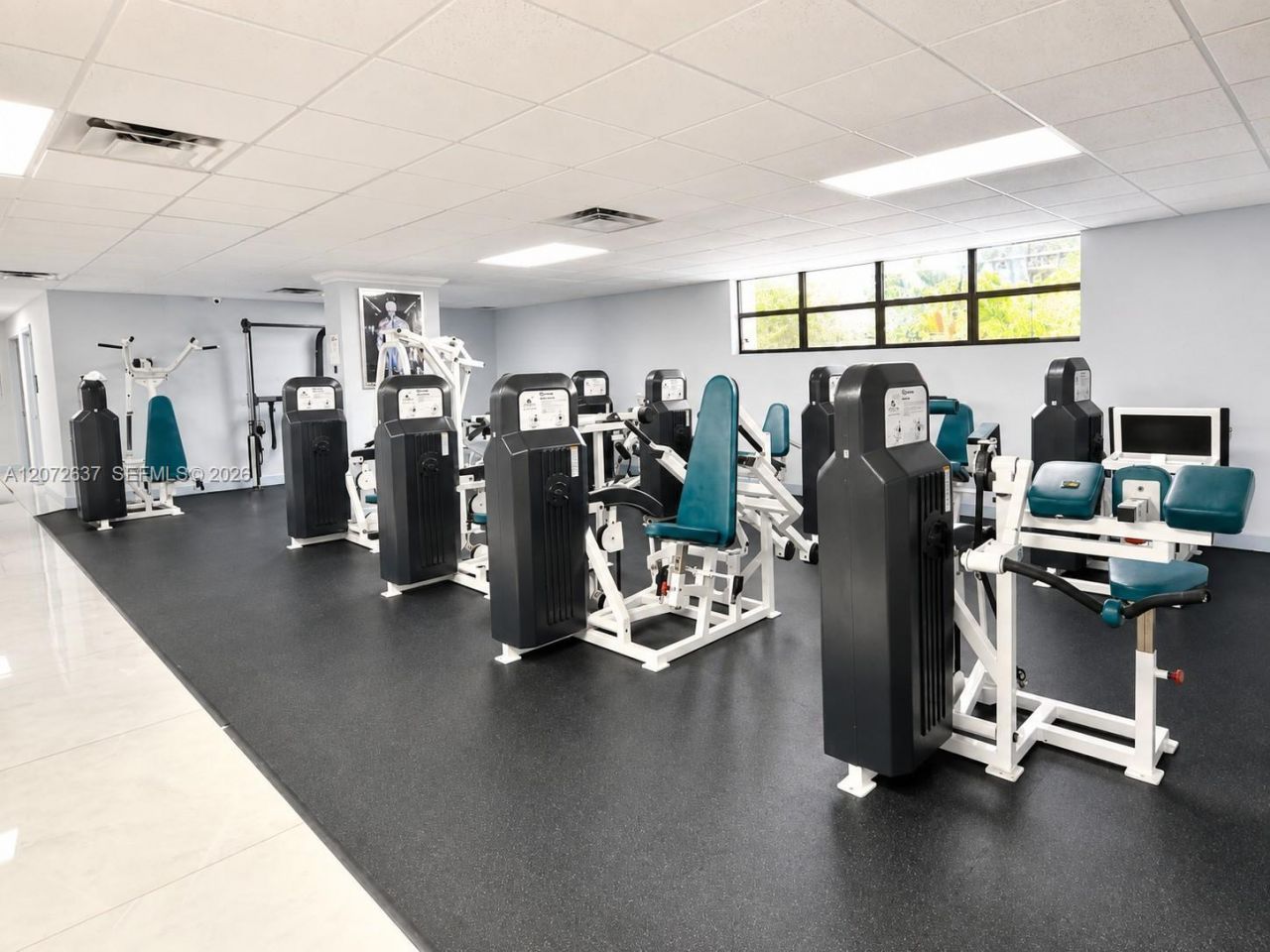 600 Parkview Dr , Unit 224, Hallandale Beach, FL 33009 Photo