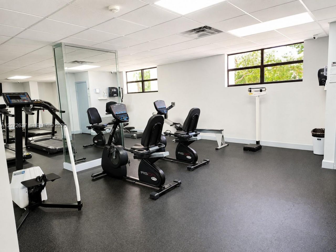 600 Parkview Dr , Unit 224, Hallandale Beach, FL 33009 Photo