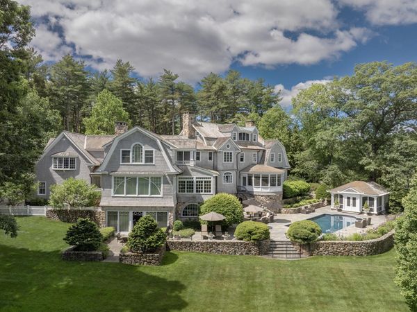 15 Runnymede Drive, North Hampton, NH 03862