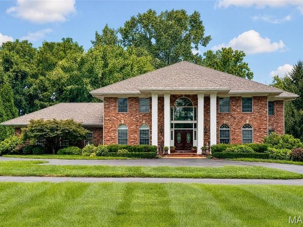 12923 Conway Road , Creve Coeur, MO 63141