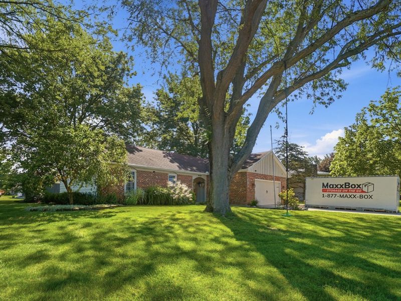 924 Aster Drive, Wapakoneta, OH 45895 Photo 3