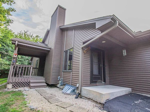N81W13172 Country Terrace LANE, Unit A, Menomonee Falls, WI 53051