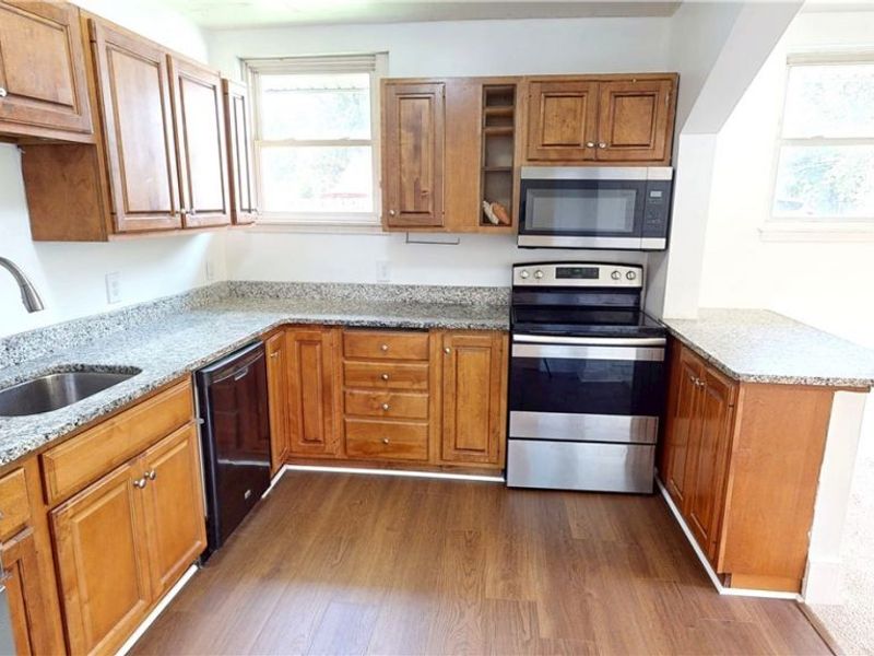 16702 Findlay Street, Chagrin Falls, OH 44023 Photo 5