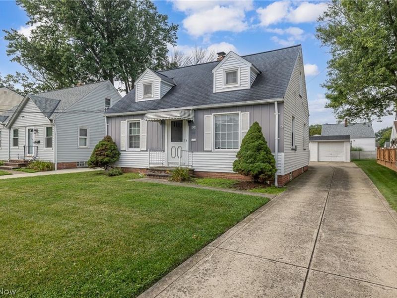424 E 326th Street, Willowick, OH 44095 Photo 2