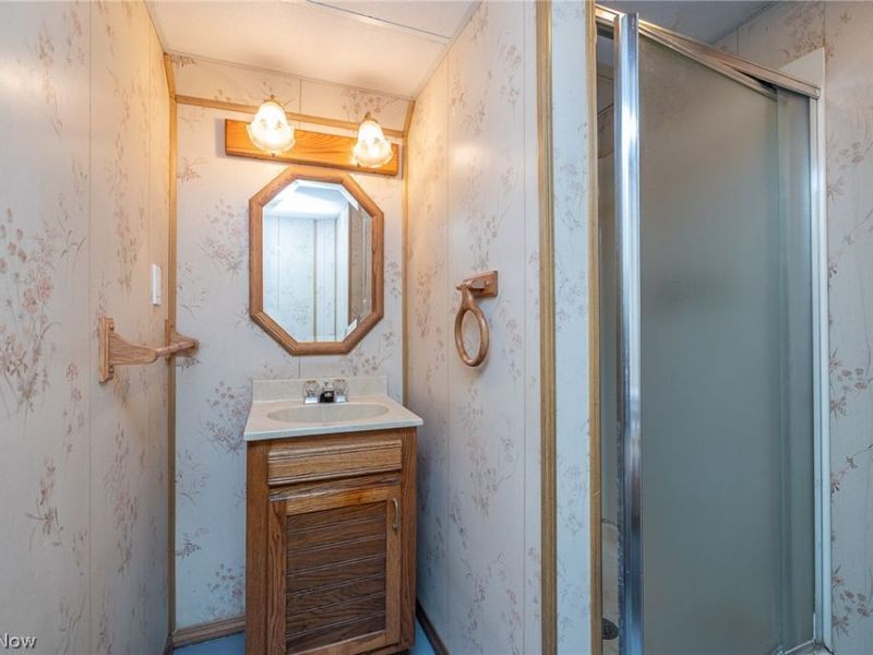 424 E 326th Street, Willowick, OH 44095 Photo 24