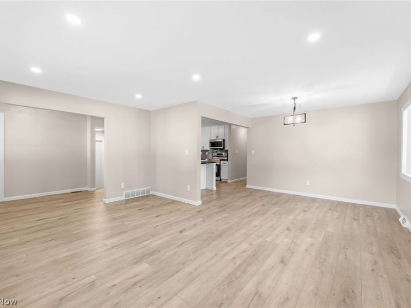 6145 Winchester Drive , Seven Hills, OH 44131 Photo 6
