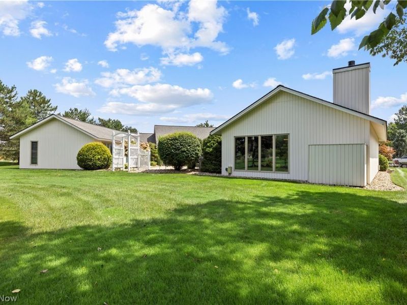 33008 Woodhaven Circle, North Ridgeville, OH 44039 Photo 3