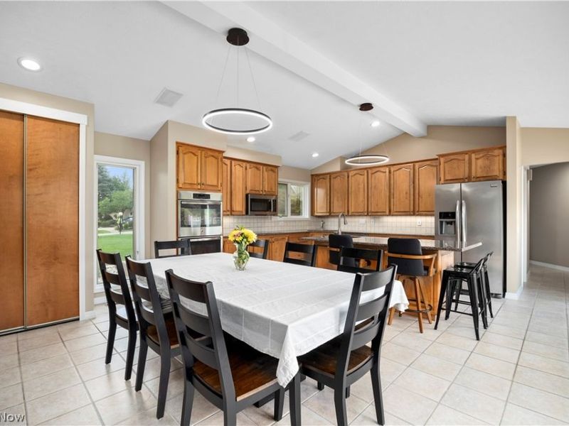 33008 Woodhaven Circle, North Ridgeville, OH 44039 Photo 4