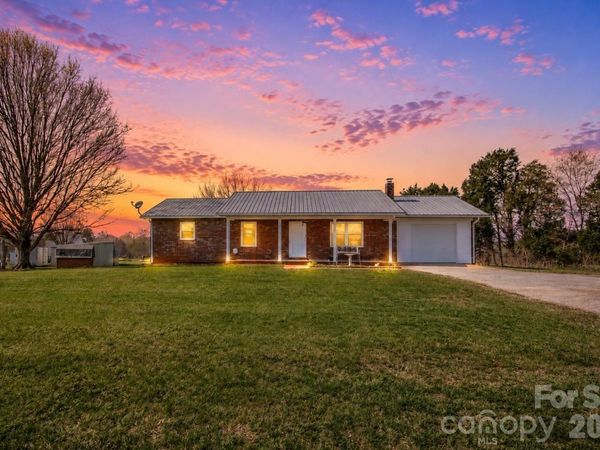 2890 Hobson Road , Cleveland, NC 27013