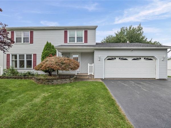 46 Olde Harbour , Rochester, NY 14612