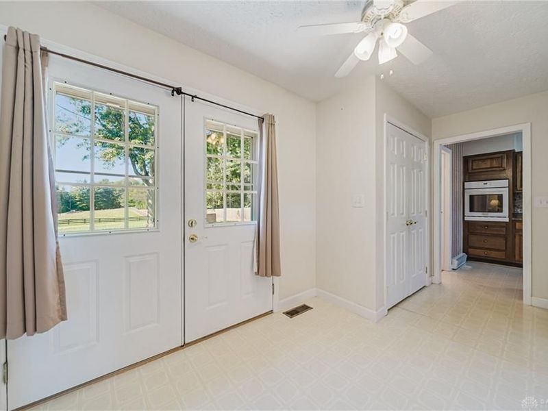 865 W Geiserman Road, Piqua, OH 45356 Photo 6