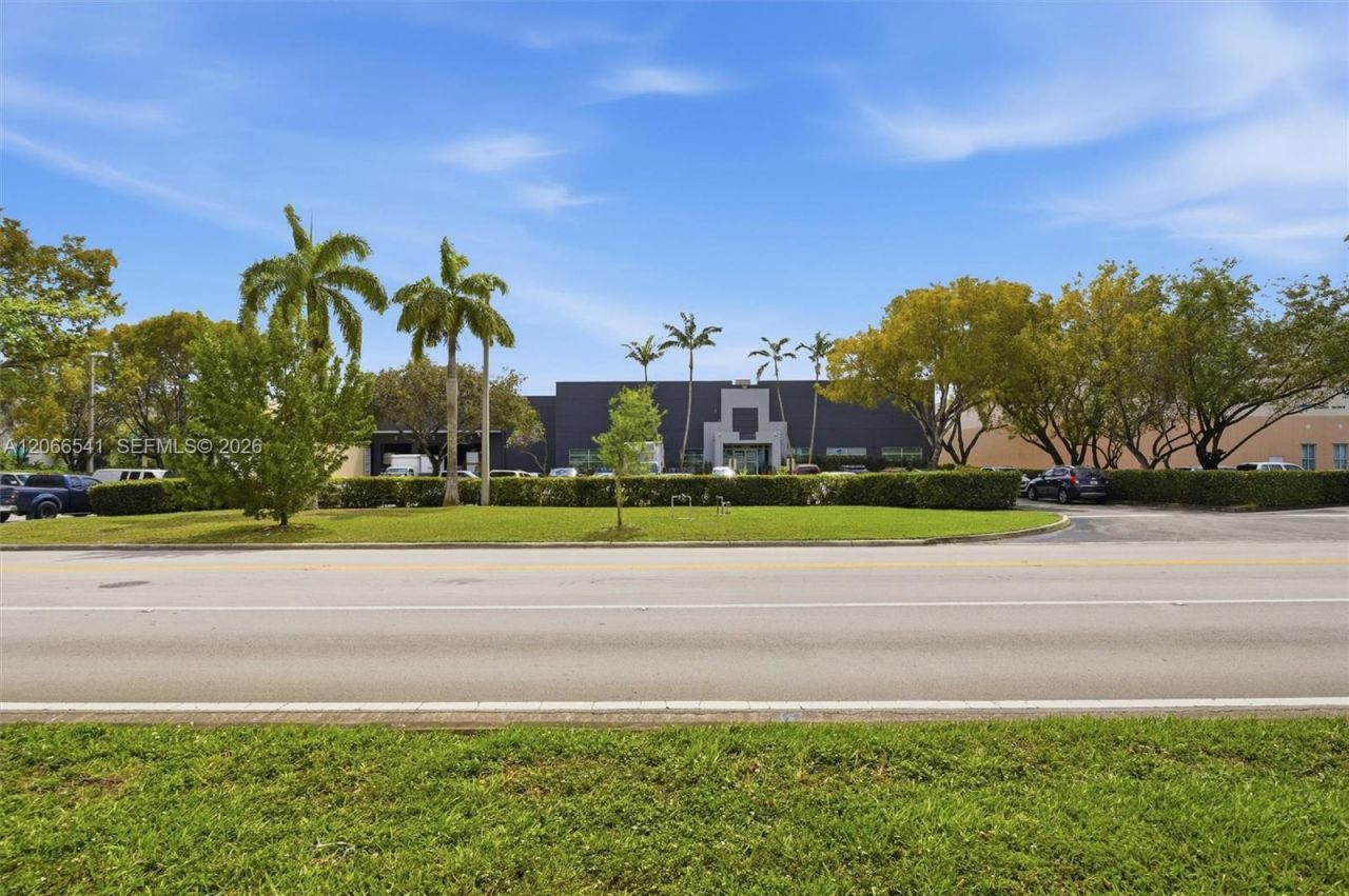 10880 NW 30th St , Doral, FL 33172 Photo