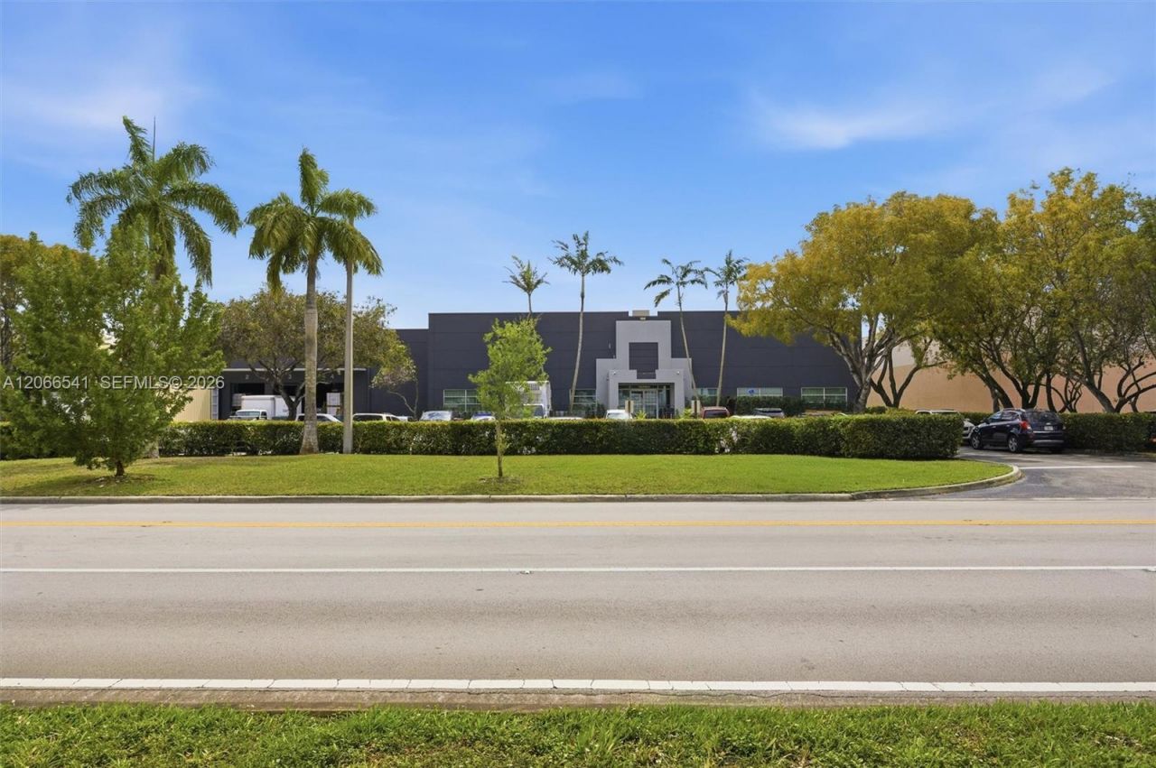 10880 NW 30th St , Doral, FL 33172 Photo