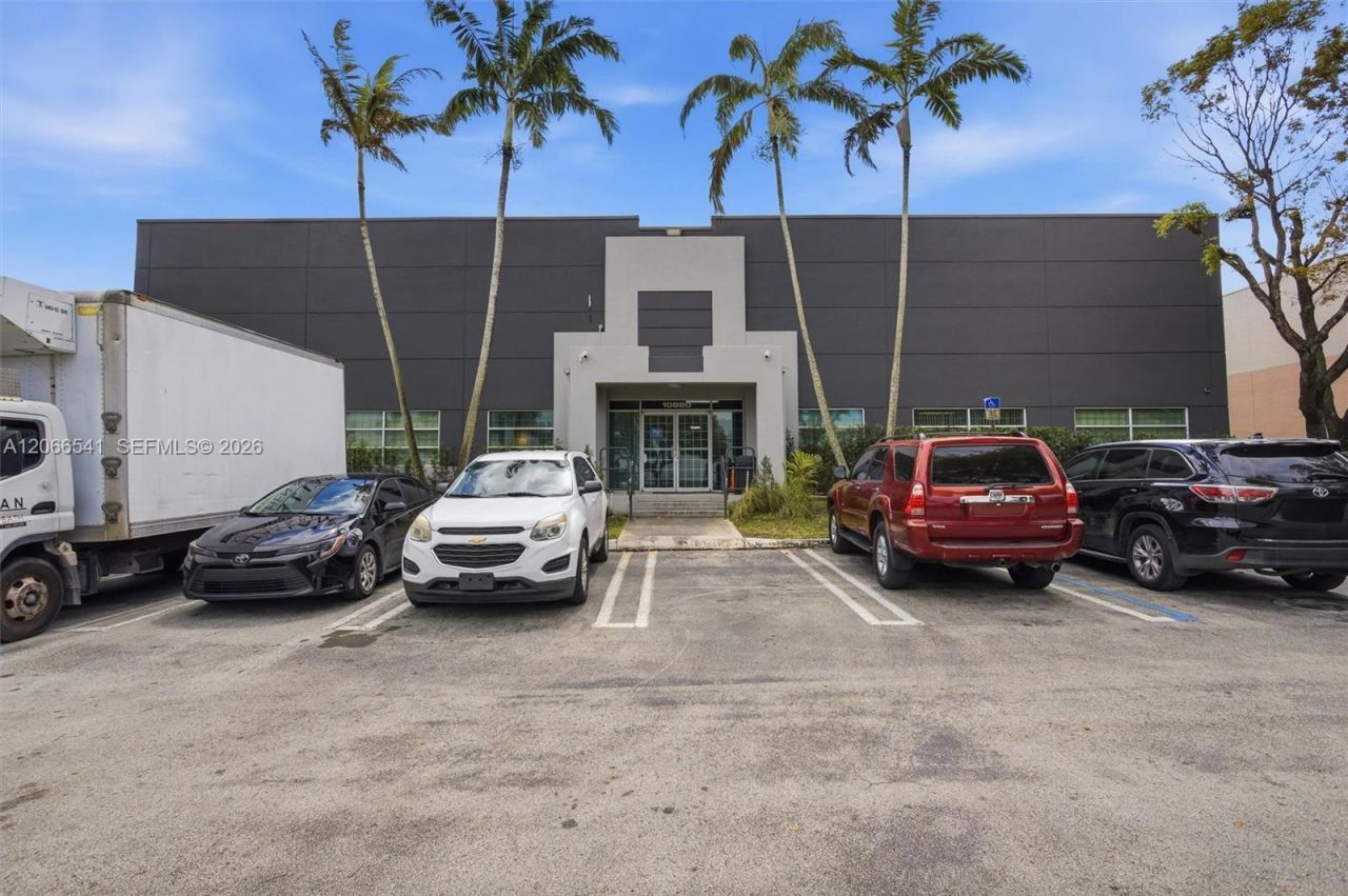 10880 NW 30th St , Doral, FL 33172 Photo