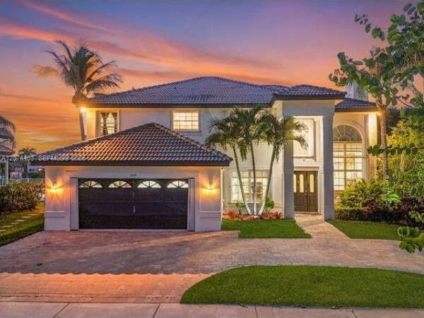 1108 NW 180th Ave, Pembroke Pines, FL 33029