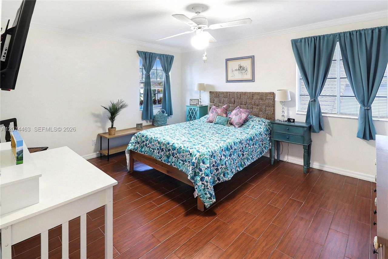 1108 NW 180th Ave, Pembroke Pines, FL 33029 Photo