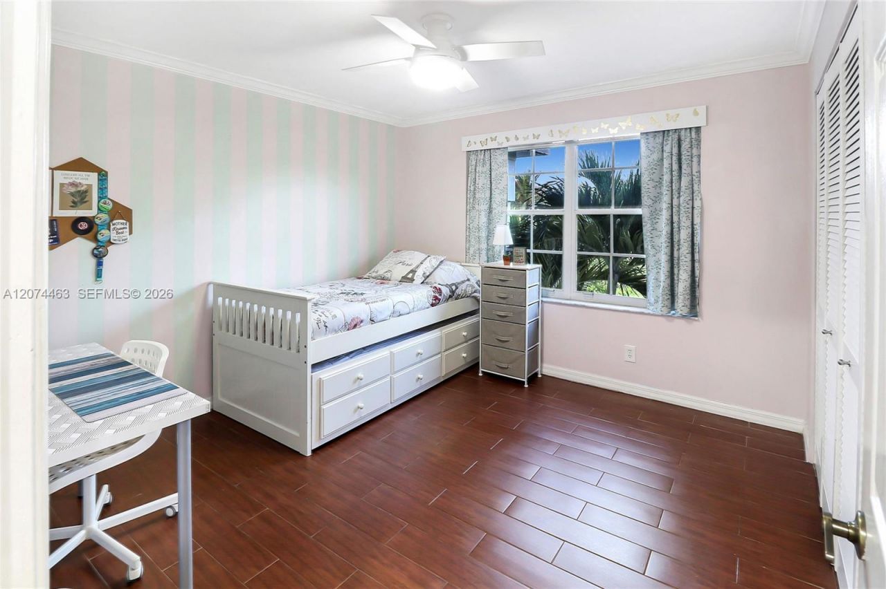 1108 NW 180th Ave, Pembroke Pines, FL 33029 Photo