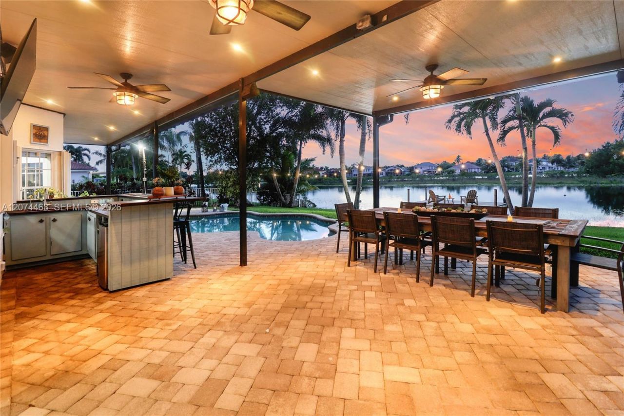 1108 NW 180th Ave, Pembroke Pines, FL 33029 Photo